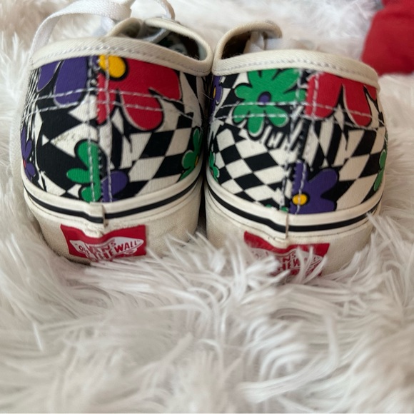 Authentic Vans shoes - Picture 5 of 10
